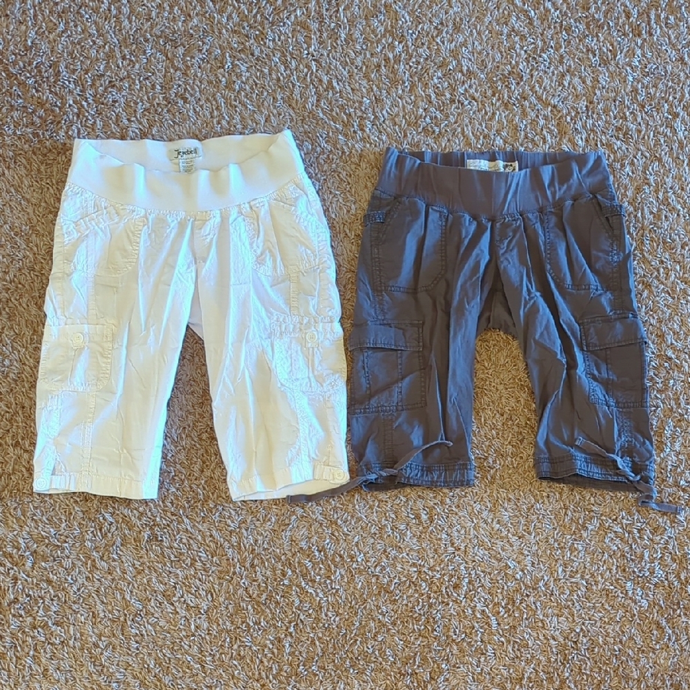 💲 2 Pair Women's Maternity Capri Pants